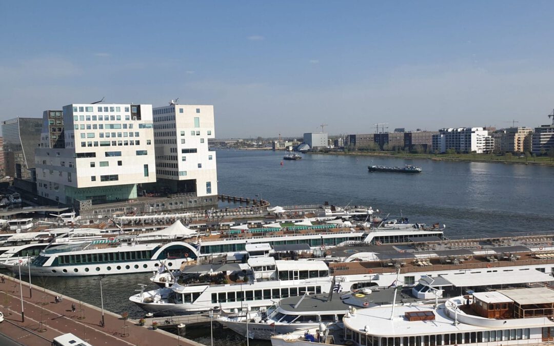 Amsterdamse haven weer open voor riviercruiseschepen